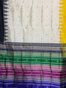 Simple and elegant Ganga Jamuna border double Aanchal Berhampuri silk saree with blouse piece