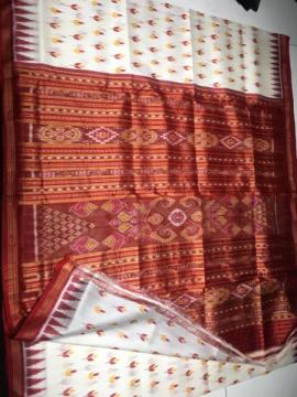 Beautiful flower bud motifs Ikat weave Khandua silk saree without blouse piece