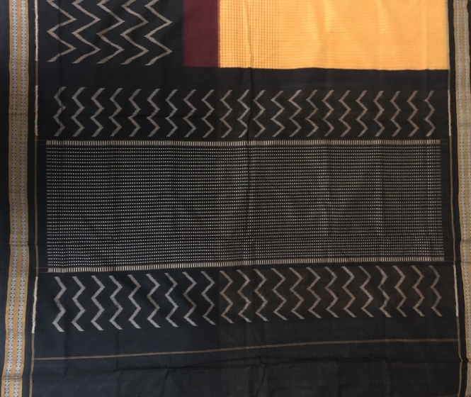 Geometric Pattern All Over Ikat Hand Woven Cotton Saree without Blouse Piece