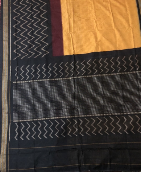 Geometric Pattern All Over Ikat Hand Woven Cotton Saree without Blouse Piece