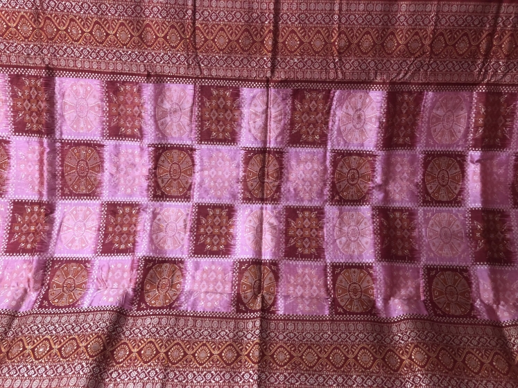 Beautiful Pink and Maroon Bomkai And Ikat Silk Saree with Blouse piece