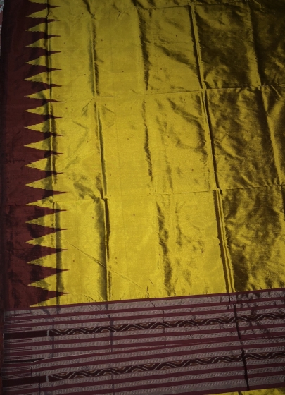 Hand woven Traditional Ikat Silk Saree with Blouse Piece