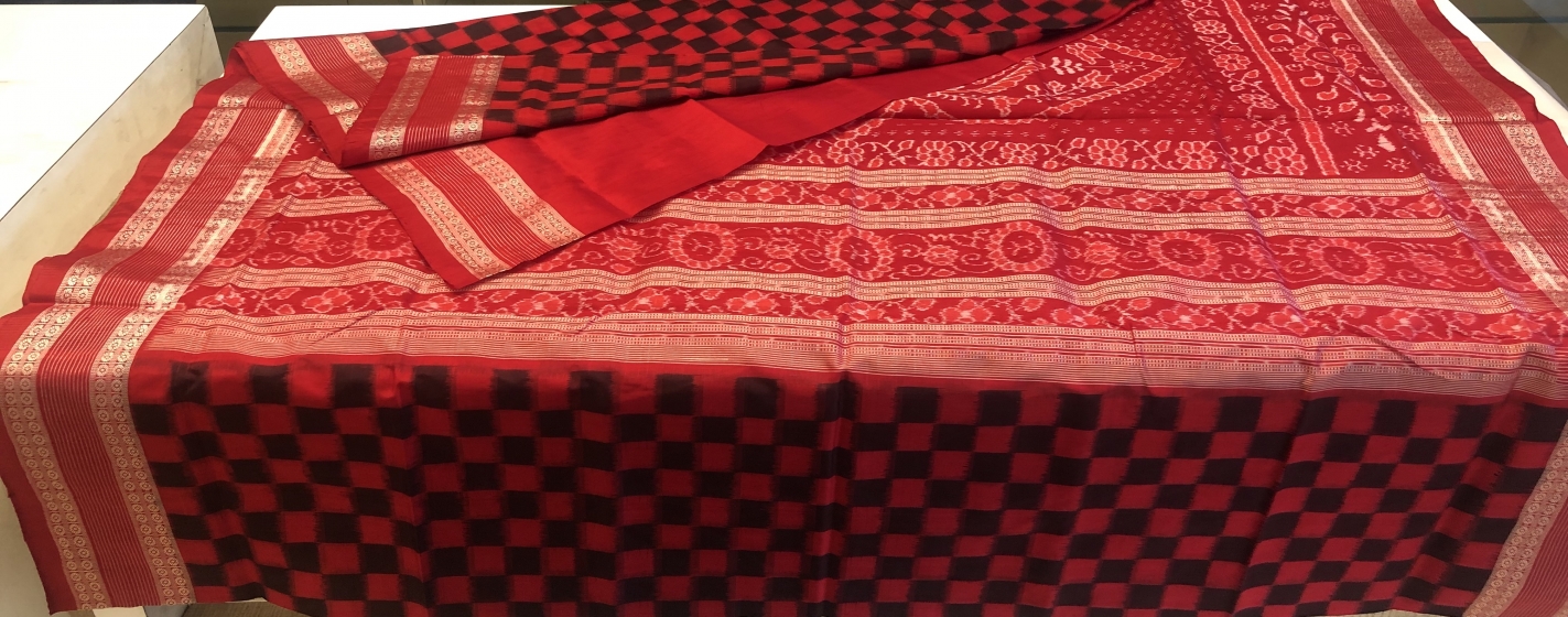 Traditional Jhoti Aanchal Red and Black Body Checks Silk Saree with Blouse Piece