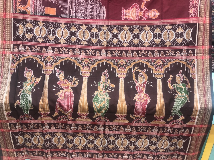 Exquisite Temple and dancer Motifs Cotton double Ikat Saree with Blouse Piece