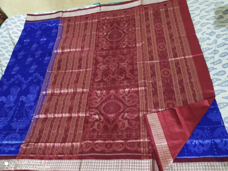 Exclusively woven Worship ladies motifs Ikat Silk Saree with Blouse Piece