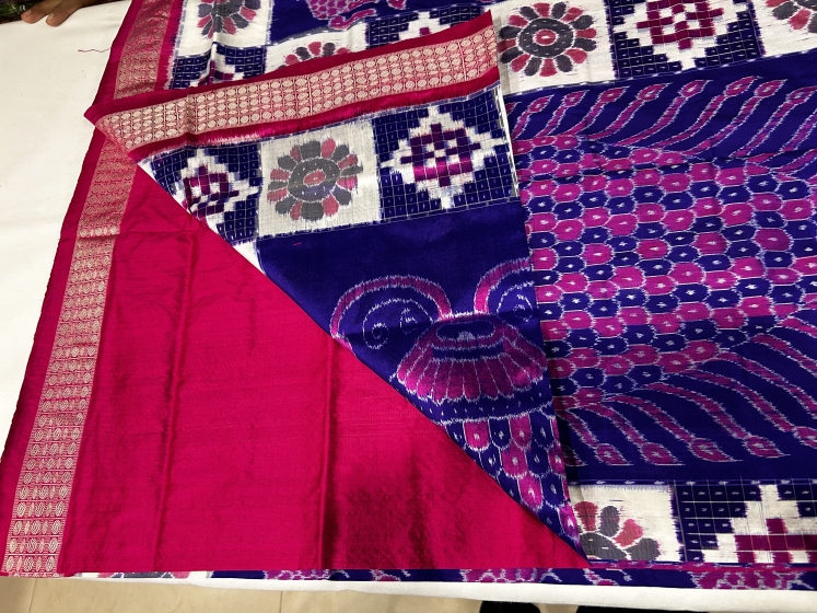 Exquisite fish motifs with Pasapalli boxes Ikat Silk Saree with Blouse Piece