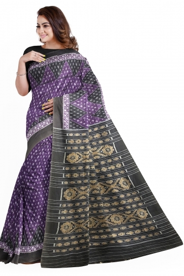 The stunning color combination of purple and black adds to its elegance. The anchal, or end piece, s