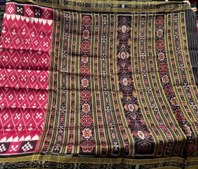 Pasapalli Border Ikat Motifs Adorn Classic Khandua Silk Saree without blouse piece