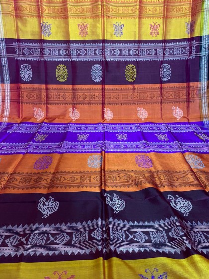 Exquisite Berhampuri Silk Saree with Ganga Jamuna Border n double Aanchal featuring Intricate Motifs