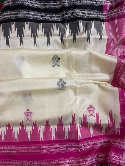 Exquisite Berhampuri Silk Saree with Ganga Jamuna Border n double Aanchal featuring Intricate Motifs