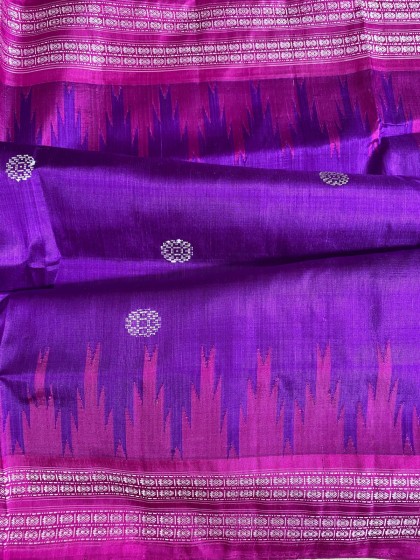 Exquisite double Aanchal Berhampuri silk saree featuring flower buta n phoda kumbha border