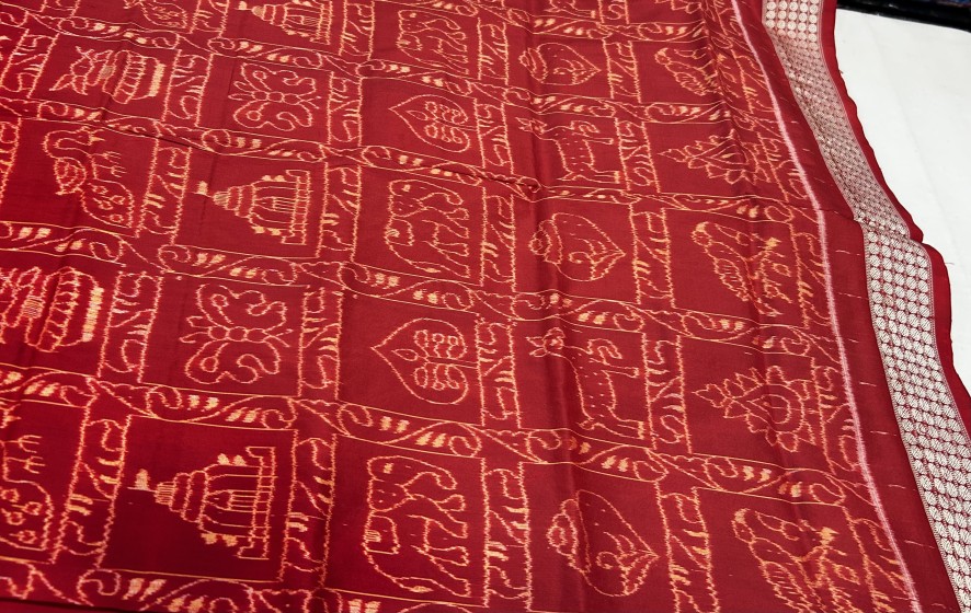 A master piece of Intricate Sambalpuri weaving Nabakothi Silk Saree with Blouse piece