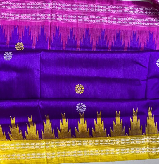 Exquisite Berhampuri silk saree with phoda kumbha Ganga Jamuna border flower buta body single pallu