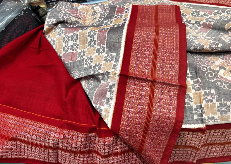 Intricately woven Cotton Ikat Saree with Blouse piece