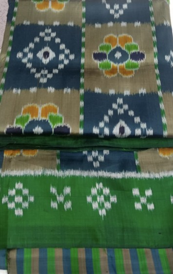 Pasapalli border with Pasapalli and flower motifs body mulberry Khandua silk saree with blouse piece