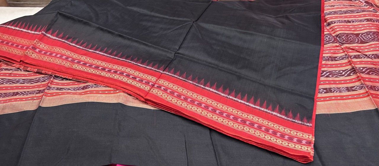 Ikat border and Aanchal plain body black and red Silk saree with blouse piece