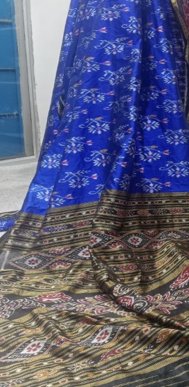 Eka Phulia border with flower motifs body Khandua silk Ikat saree with blouse piece