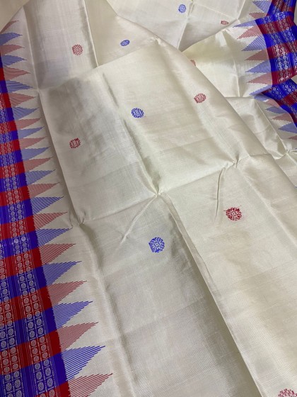 Exclusively woven needle temple border with double Aanchal Berhampuri Silk saree with blouse piece