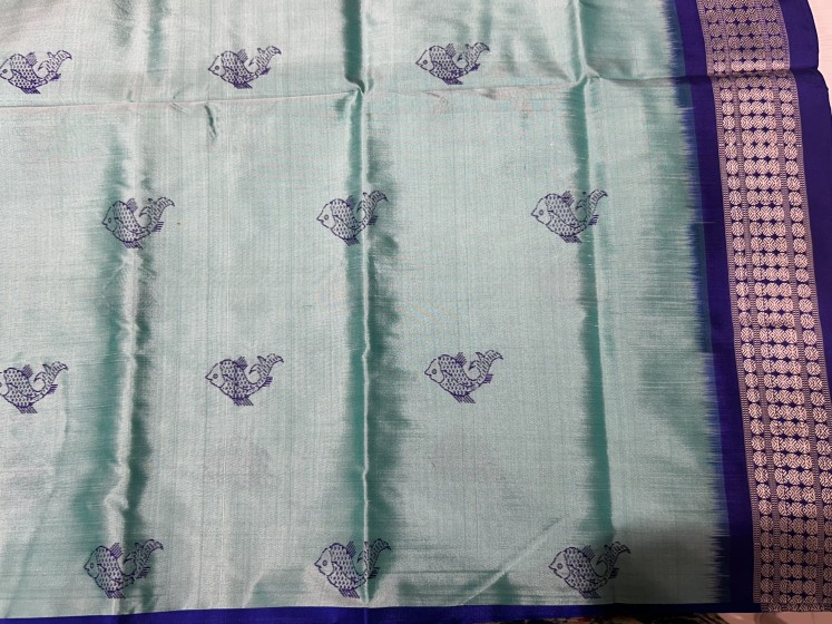 Fish motifs all over body traditional Bomkai silk saree with blouse piece