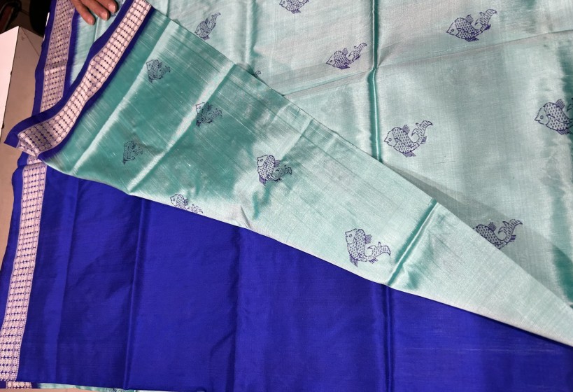 Fish motifs all over body traditional Bomkai silk saree with blouse piece