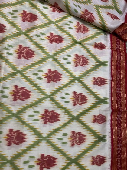 Beautiful Lotus motifs Khadua Silk Ikat saree without blouse piece