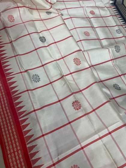 Exclusively woven chequered body with big butas n double Aanchal Berhampuri silk saree with blouse