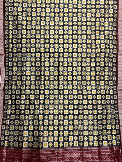 Exclusively woven mini pasapalli double Ikat silk saree with blouse piece