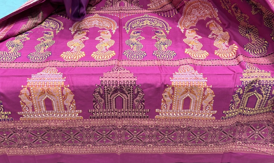 Intricately woven temple theme with dancer motifs cotton Bomkai saree with blouse piece