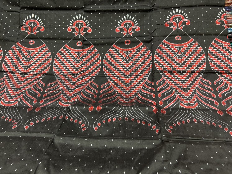 Beautiful fish motifs on body with traditional Aanchal Ikat weave Silk Saree with blouse piece