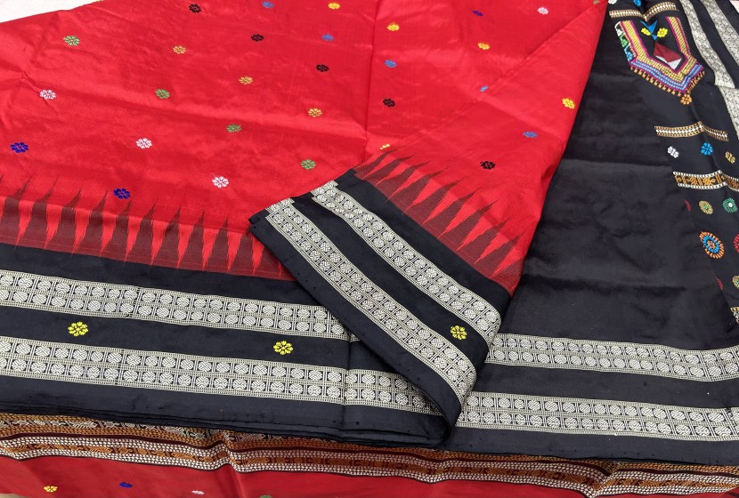 Beautiful red and black combination dolabedi Silk saree with blouse piece