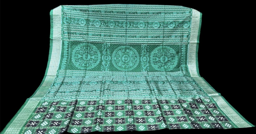 Traditional beautiful black and green combination double Ikat Pasapalli Silk saree with blouse piece