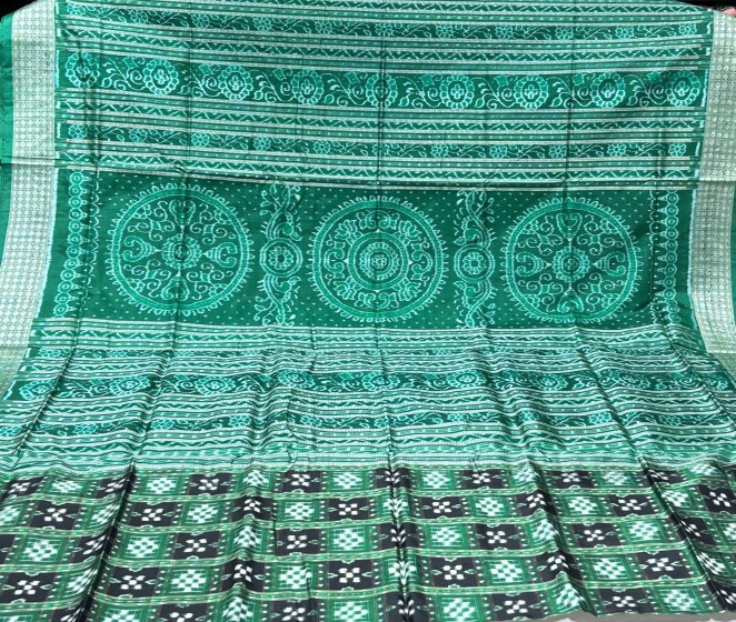 Traditional beautiful black and green combination double Ikat Pasapalli Silk saree with blouse piece