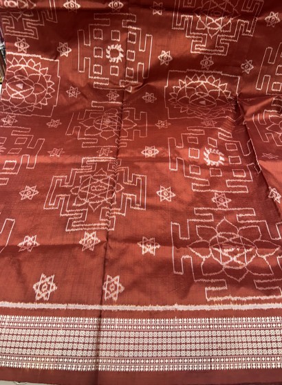 Master weaver s creation natural dyed Shree yantra theme Ikat weave Silk saree with blouse piece