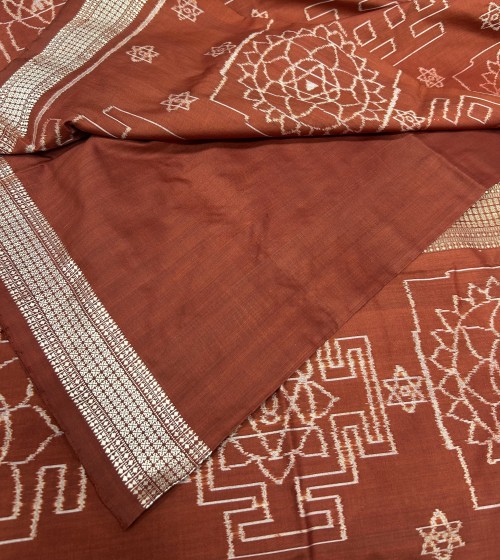 Master weaver s creation natural dyed Shree yantra theme Ikat weave Silk saree with blouse piece