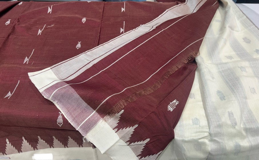 Kotpad motifs inspired thick cotton Sambalpuri cotton saree with blouse piece