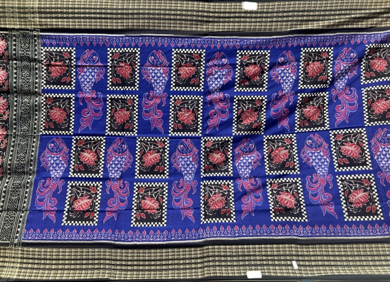 Exquisite fish and lotus motifs exclusively woven  Cotton ikat saree with blouse piece