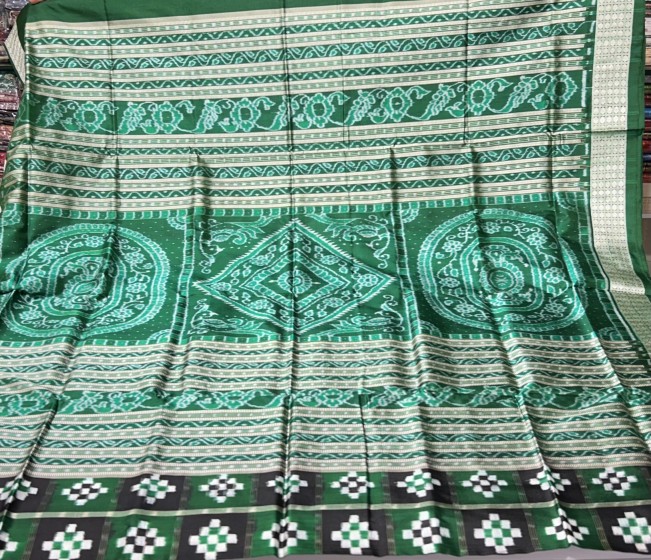 Beautiful double Ikat black and green combination Pasapalli Silk saree with blouse piece