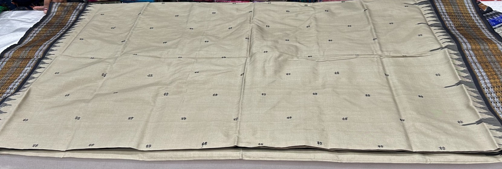 Exclusively woven Dasphulia Sambalpuri Silk saree with blouse piece